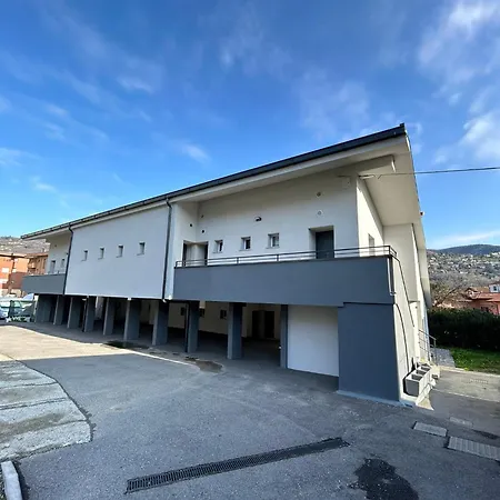 Lake Home Apartments Pensión Lipomo