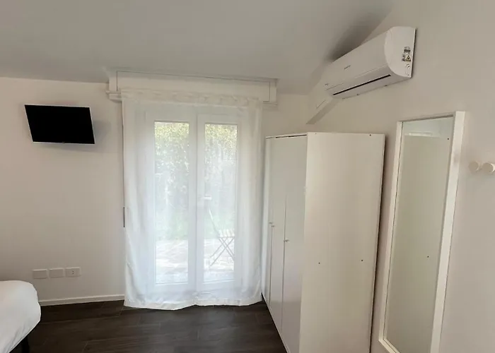 Lake Home Apartments 게스트하우스 Lipomo