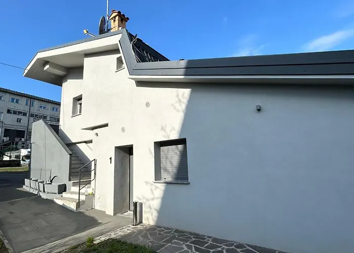 Lake Home Apartments Lipomo