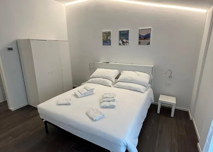 Lake Home Apartments 게스트하우스