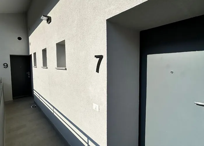 Lake Home Apartments Lipomo