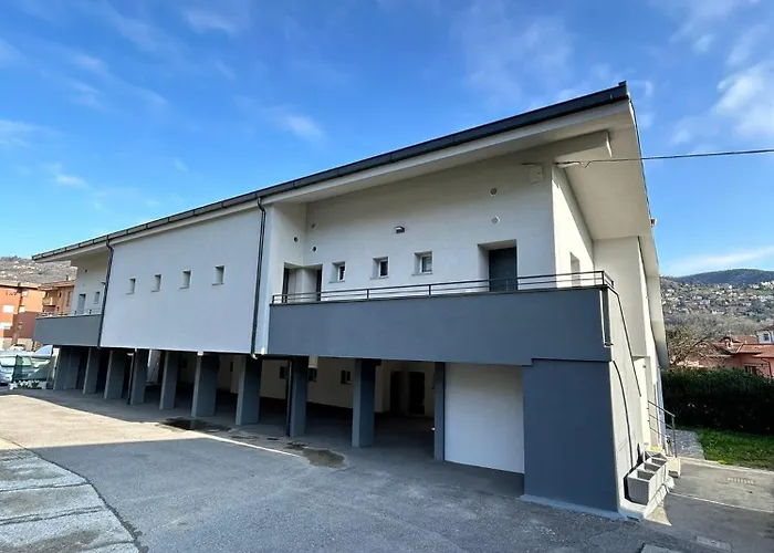 Lake Home Apartments 게스트하우스 Lipomo