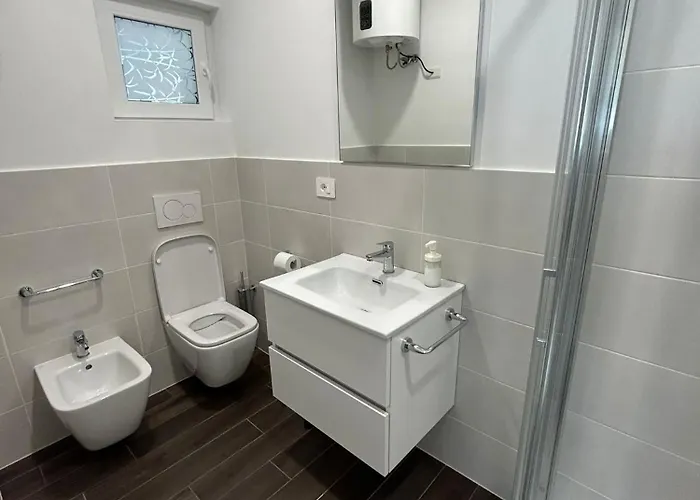 Lake Home Apartments