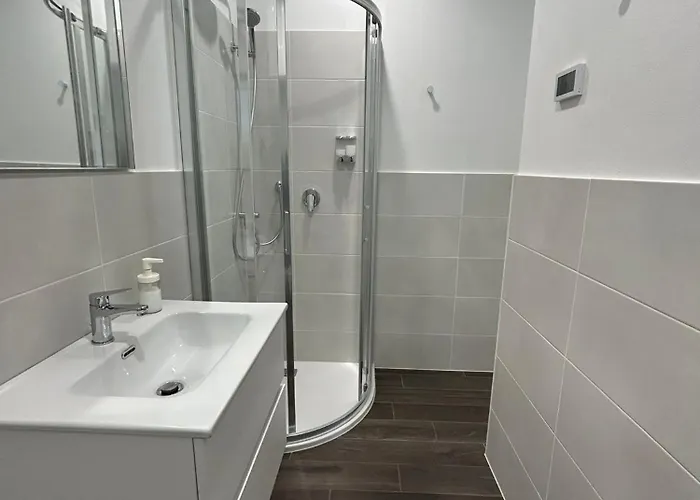 Lake Home Apartments 게스트하우스 3*