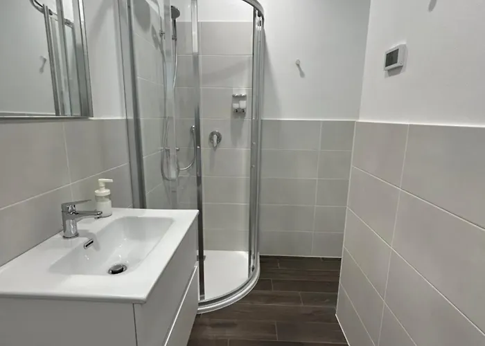 Lake Home Apartments 게스트하우스 Lipomo