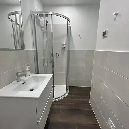 Lake Home Apartments Affittacamere 3*