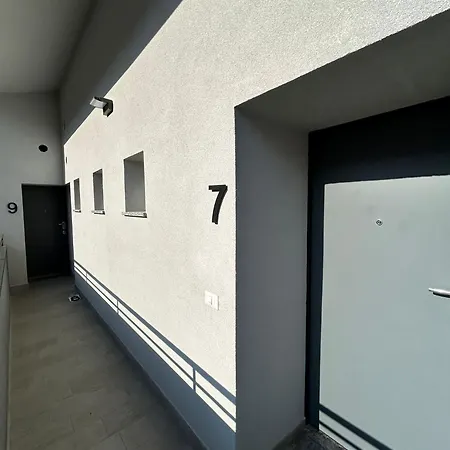 Lake Home Apartments Lipomo