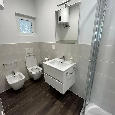 Lake Home Apartments